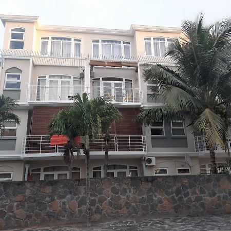 Ocean Drive Studio, Next To The Beach Grand Baie Exterior photo