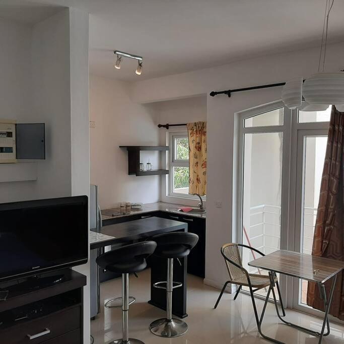 Ocean Drive Studio, Next To The Beach Grand Baie Exterior photo