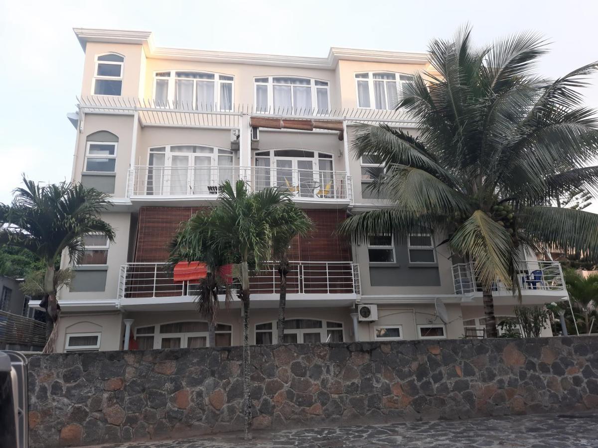 Ocean Drive Studio, Next To The Beach Grand Baie Exterior photo